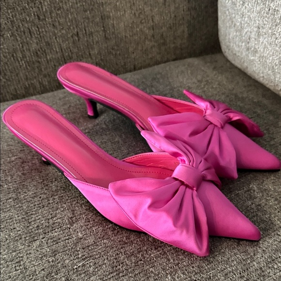 Elegant Pink Bow Women's Mules - Picture 2 of 3